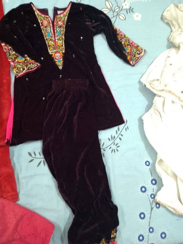 starting price 600 se 2500 hai girl and boy  clothing new and used 5