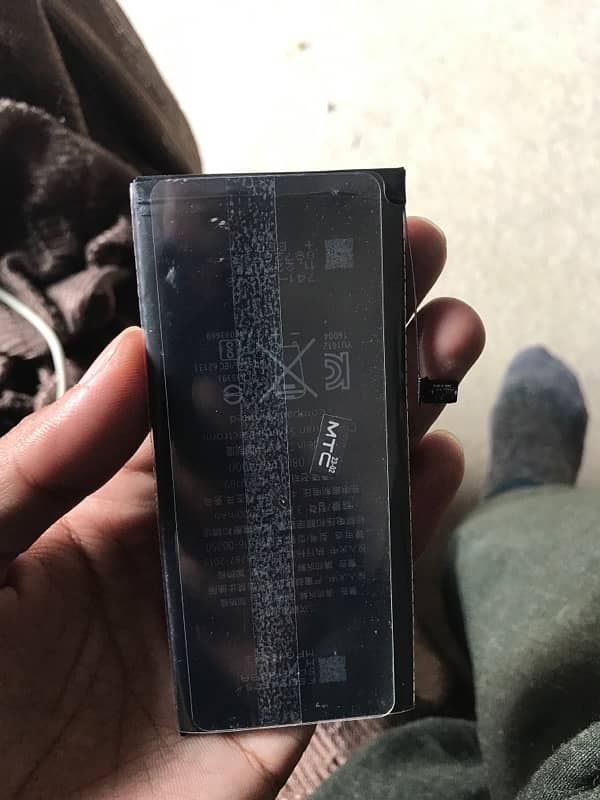 iphone 7plus battery available in good condition 1