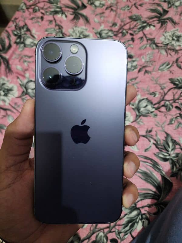 Iphone 14 pro max Colour: Deep Purple, BH 94,128GB,FACTORY unlock 5