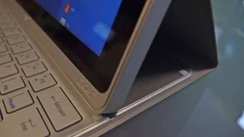 Ace aspire p3 i5, 3rd gen (4,128) Laptop based tablet only 6