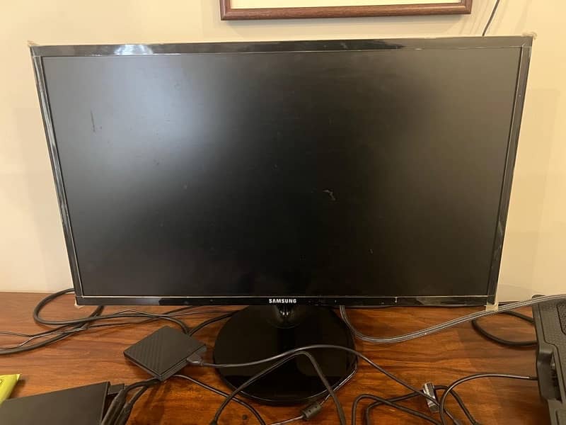 Samsung 24 Inch Monitor 1