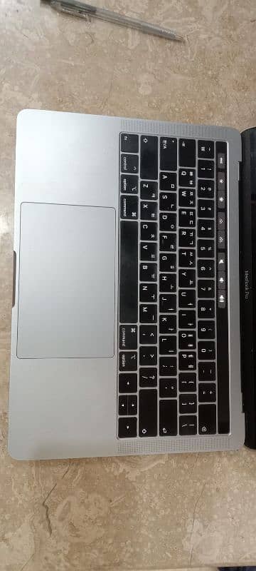 MacBook Pro 2019 13" Touch Bar | Core i5 | 16GB RAM | 500GB SSD 2