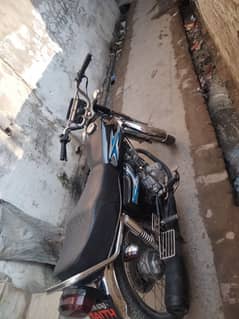 Honda cg 125  like a new engine wise clear body wise clear