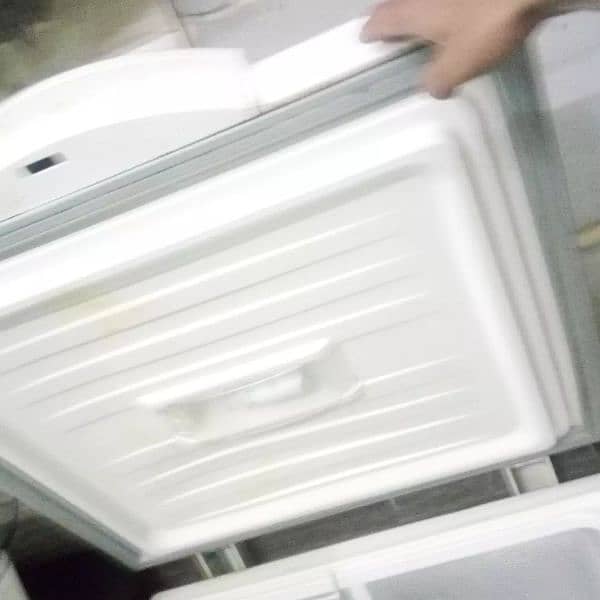 like new condition freezer fully working 100℅ 2