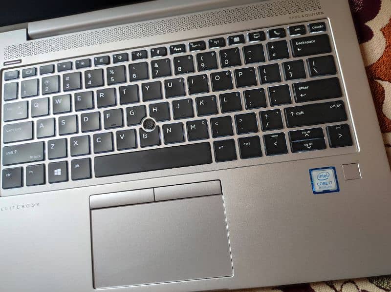 HP Elitebook 830 G6 9