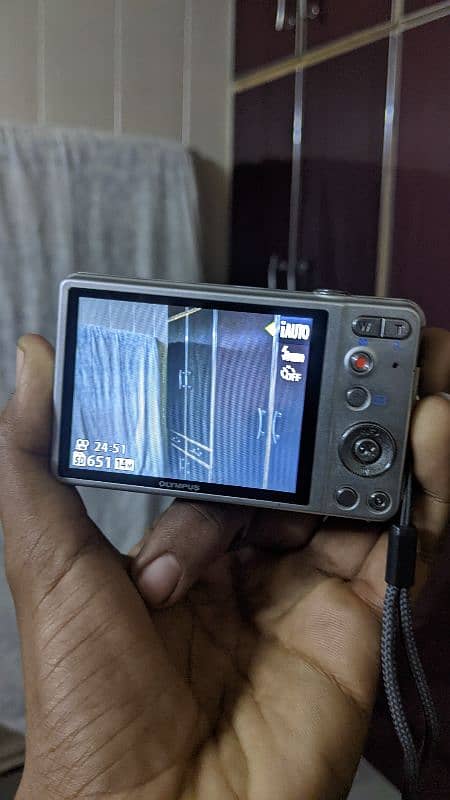 I am selling camera 2