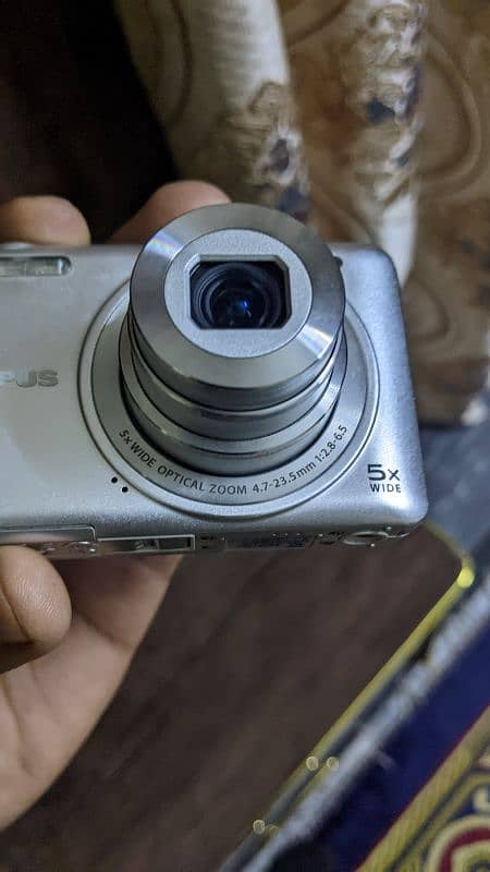 I am selling camera 11