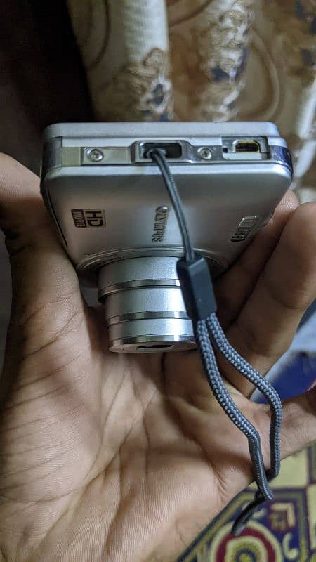 I am selling camera 14