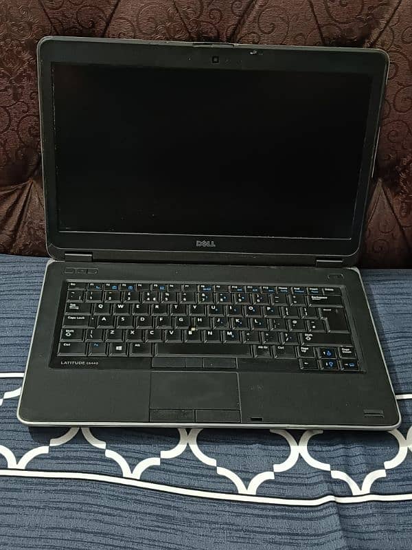 Dell latitude 6440. . . . I7\4th. . . . . Dual Graphics 1