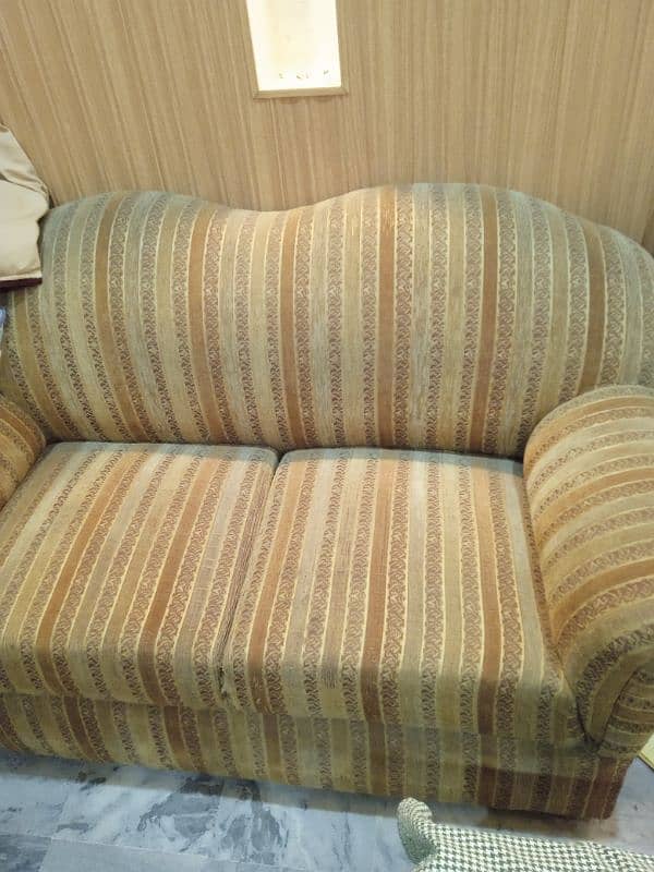 6 seats sofa available for sale 3