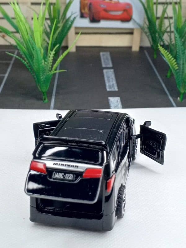 Diecast Scale Model Cars Toys 9