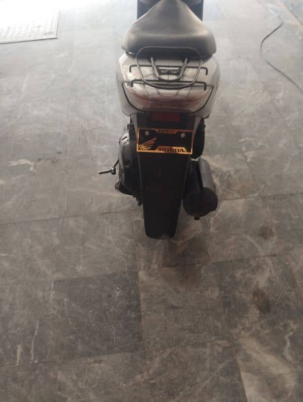 Honda Dio Scooty 6