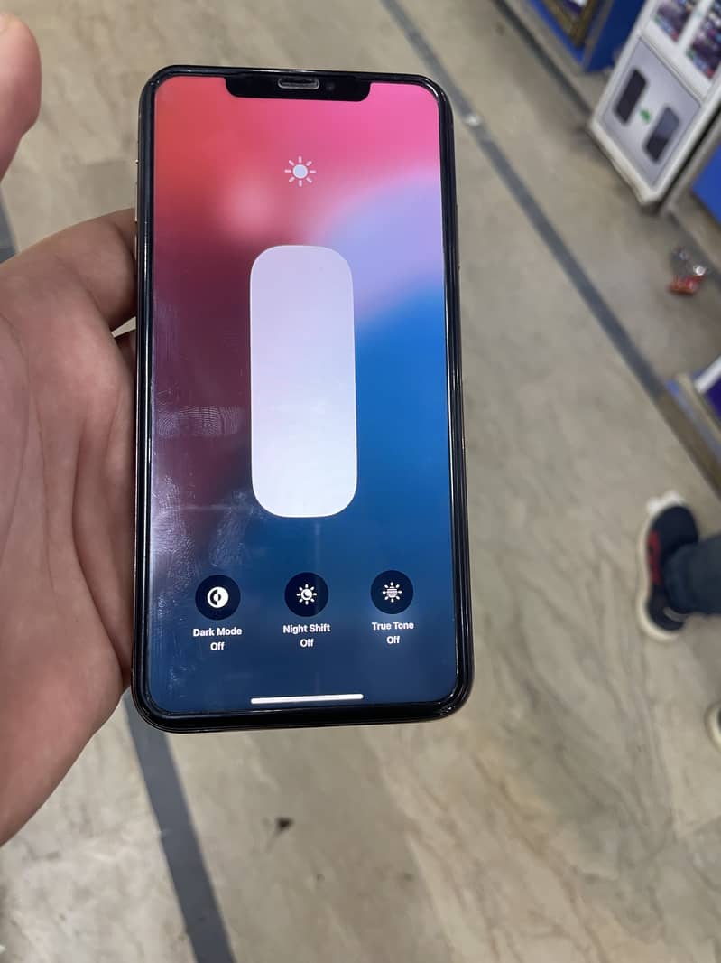 Apple iPhone XS Max 6