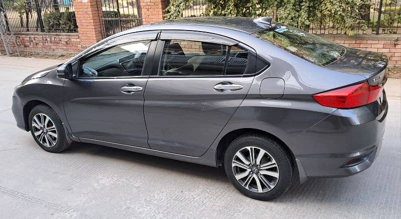 Honda City Aspire 2022 1.5 Automatic Full Option 2