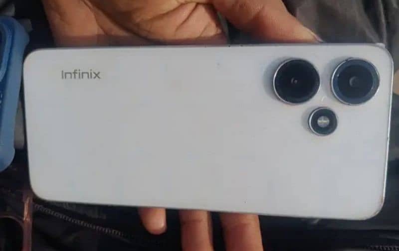 03182528580 infinx hot 30 play 4+8 GB ram 64 GB memory 1