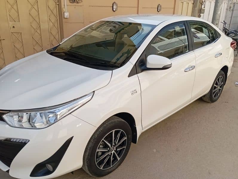 Toyota Yaris 1.5 ativ x auto 2