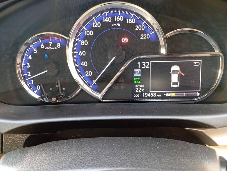 Toyota Yaris 1.5 ativ x auto 11