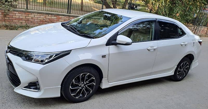 Toyota Corolla Altis 2023 1.6 Automatic Brand New 4