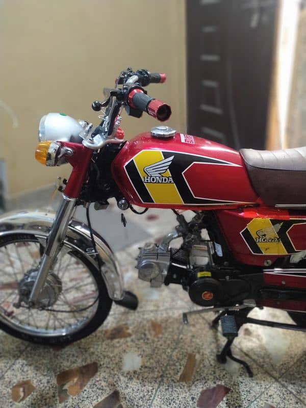 Honda 70 Karachi 1975 in liyaqatabad plz add detail parhe 3