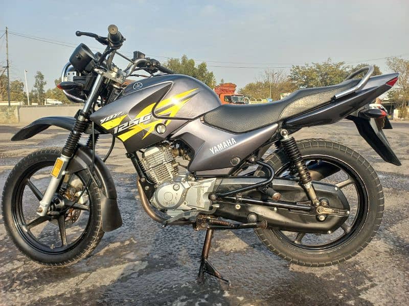 Yamaha YBR 125G 9