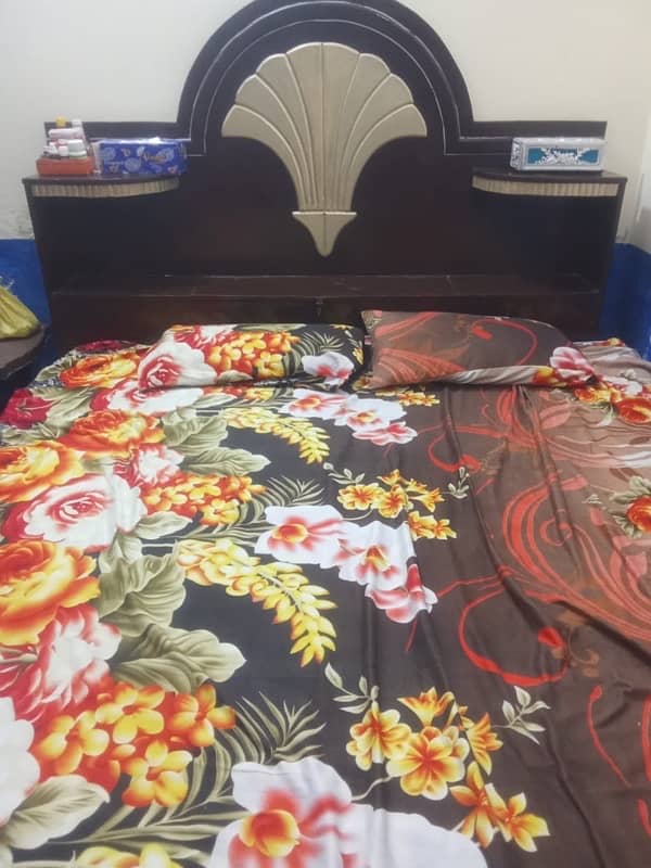 King Bed Metrous Good Condition 2 Bed Side Almariyan 1