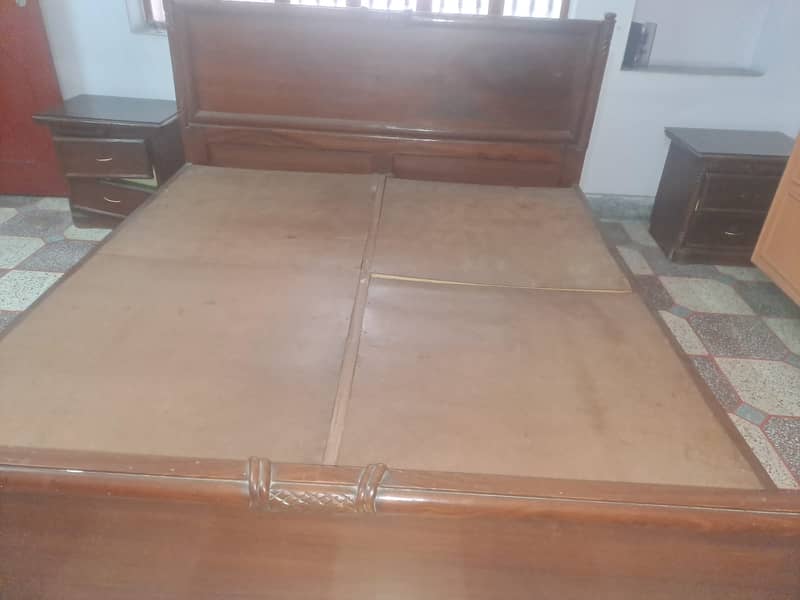 Bed with side tables // Wooden Bed // King Size Bed // Two Bed Set 2