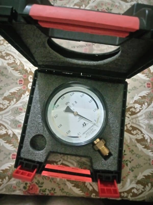 Pressure gauge 0