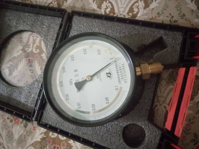 Pressure gauge 3