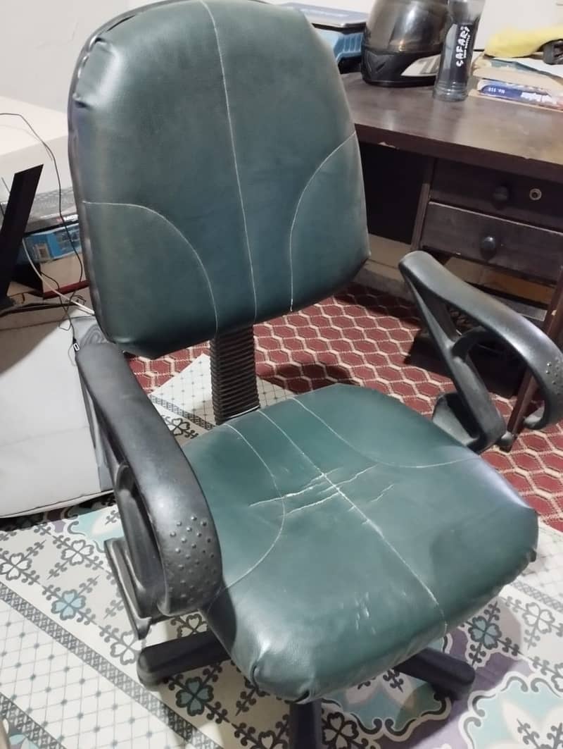 Beautiful Computer Chair for Sale 0