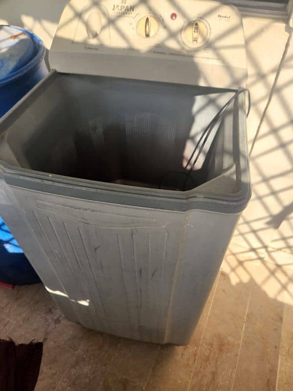 washing machine for sale in running condition 1