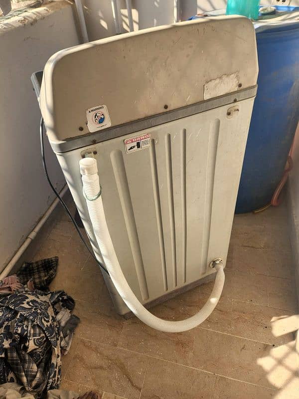 washing machine for sale in running condition 2