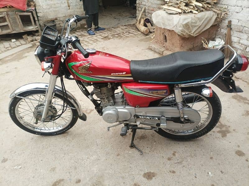 Honda CG 125 Model 2013 1