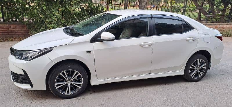 Toyota Corolla Altis 2019 1.6 Brand New Car 4