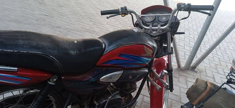 Honda prider new condition 2017/2016 5