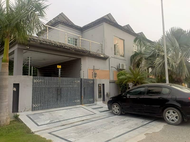 DHA Phase 6, 11 Marla, 05 Bed, Luxurious CORNER House For Sale. 2