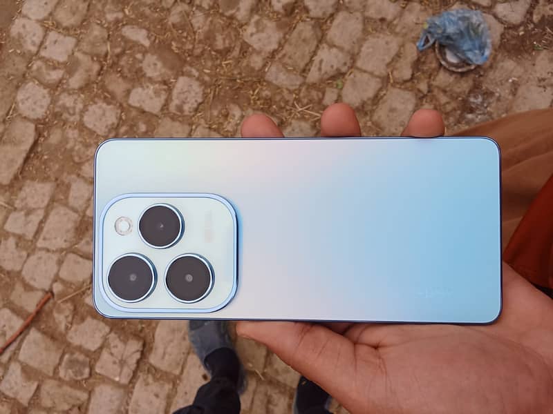 Infinix Hot 40 pro + 6 month warranty 3