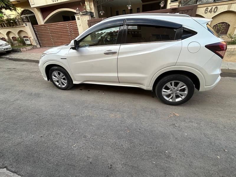 Honda vezel 4