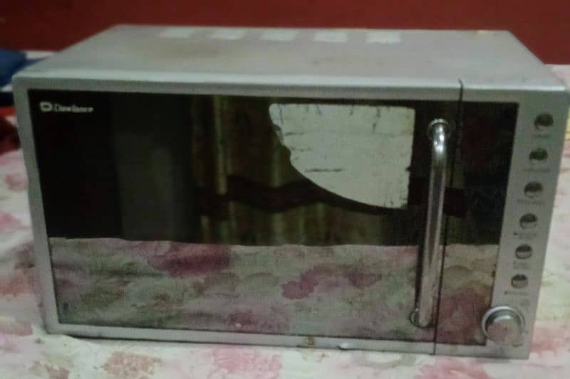 I'm selling my microwave oven 1