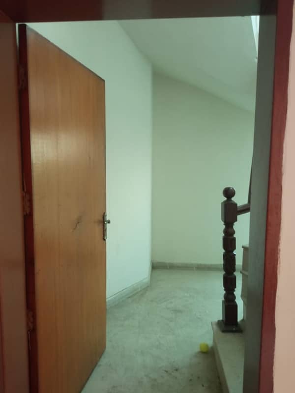 1 Kanal Upper Portion Available For Rent In Pia Society 8