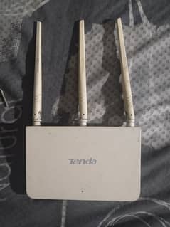 tenda WiFi router