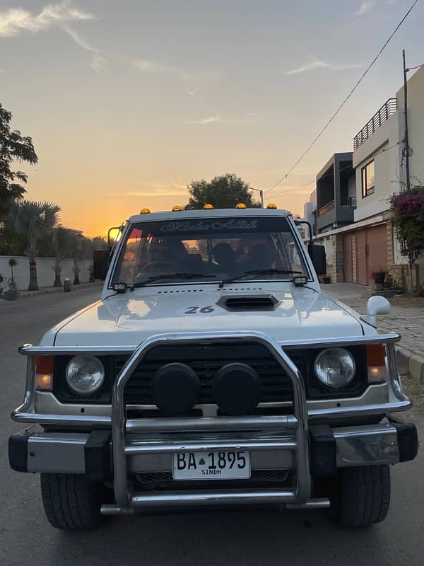 Mitsubishi Pajero 1986 0