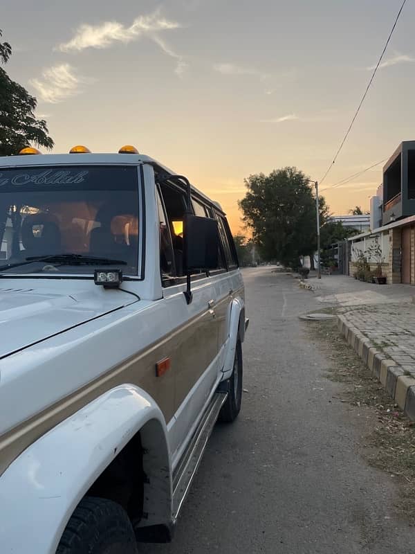 Mitsubishi Pajero 1986 1