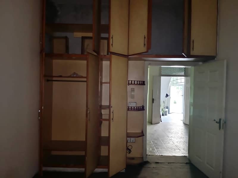 5 MARLA SEPARATE GATE LOWER PORTION FOR RENT IN JOHAR TOWN 11