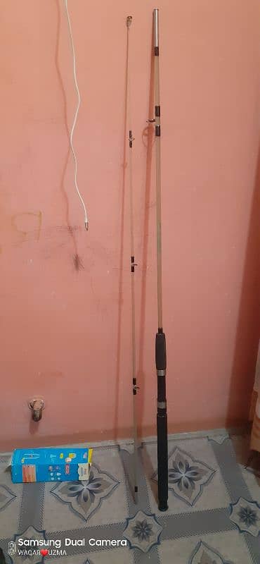 bag,fishing rood,reel,hoke kit. 4