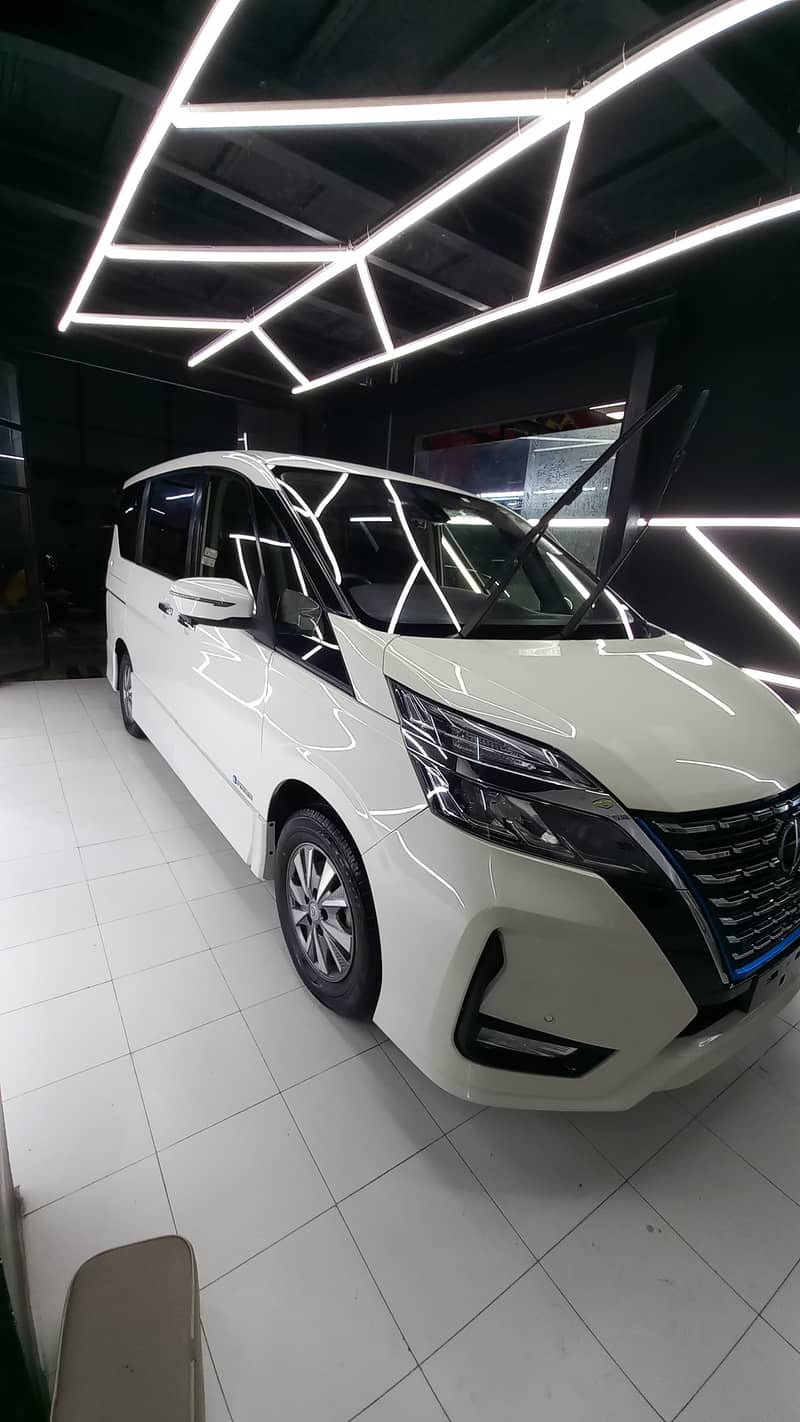 Nissan Serena e-Power Hybrid 11