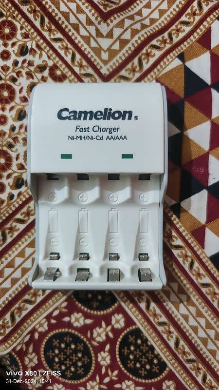 camelion fast charger AA/AAA batteries 0