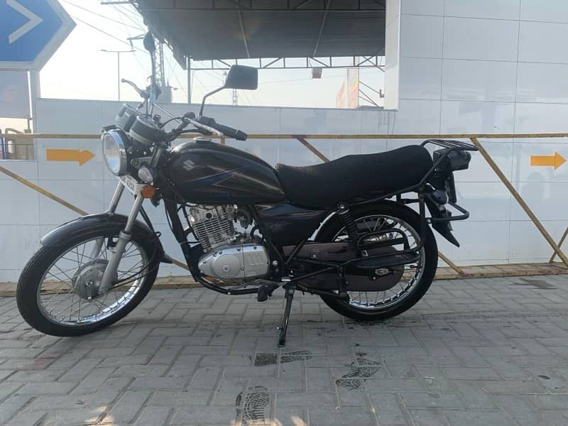 Suzuki GS 150 2024 model 3