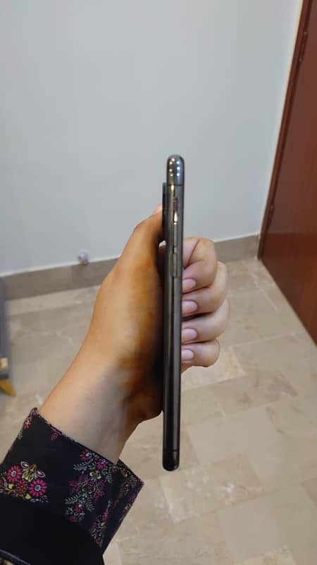 iPhone XS 64GB Non-PTA | Excellent Condition 2