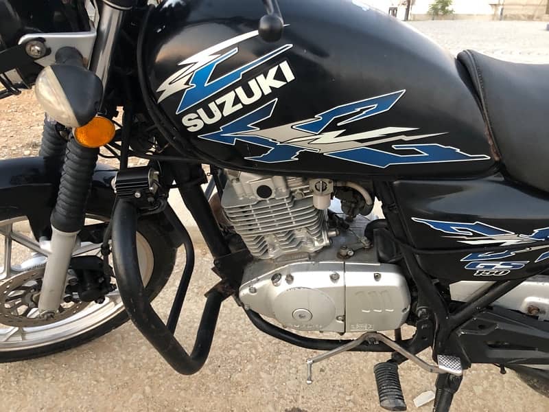 Suzuki GS 150 Motorcycle 11