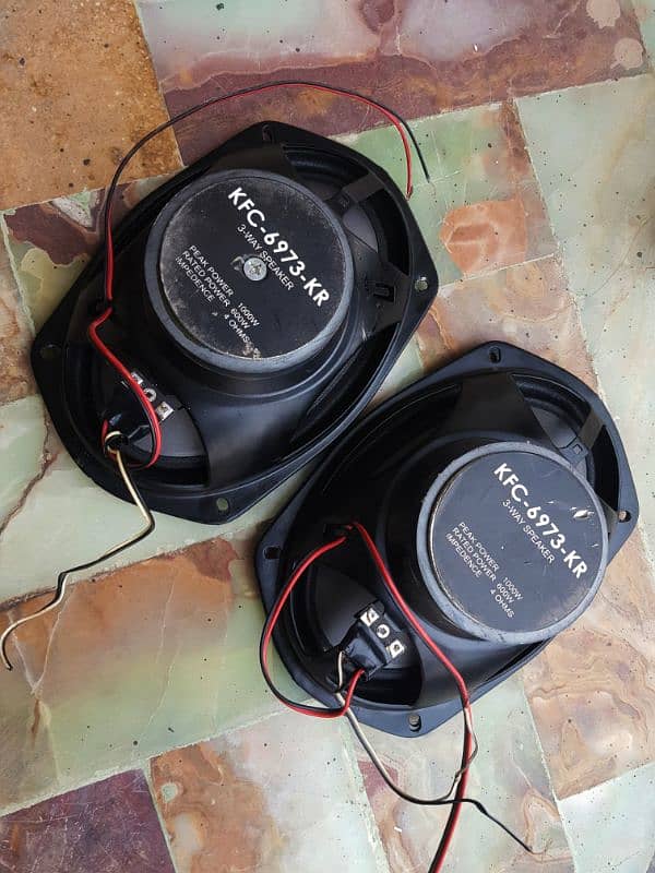 Kenwood Speakers up for sale original 4